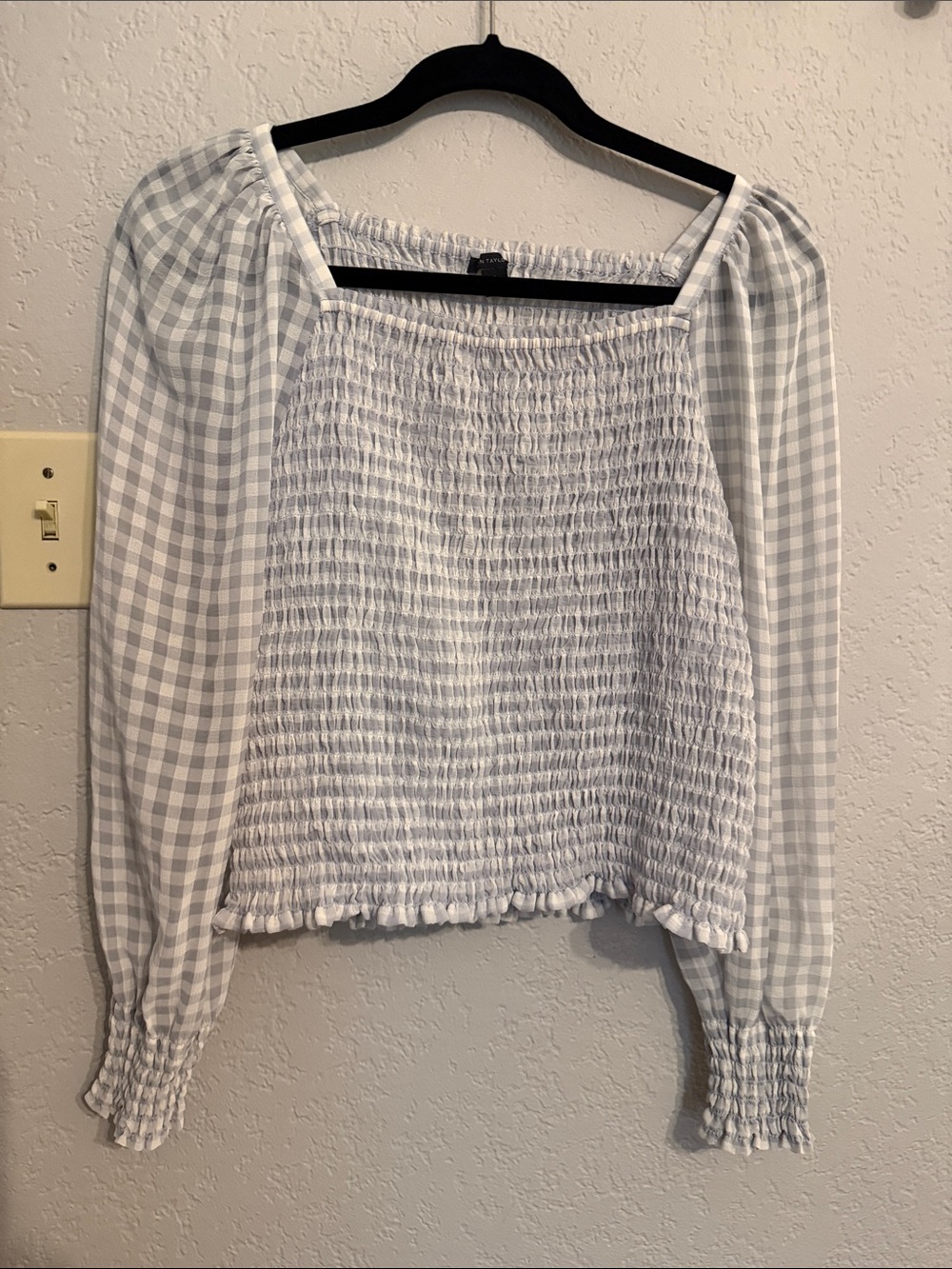 Ann Taylor White and Light Gray Gingham Smocked Blouse Size Small